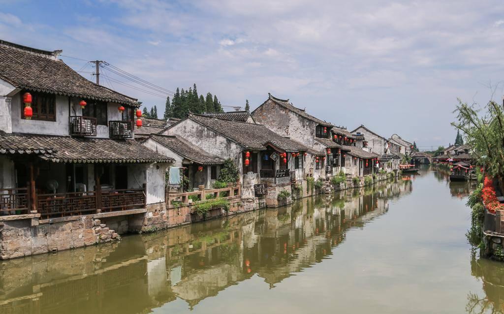 一纸家书寄一心思念，坚守岗位护一方安宁